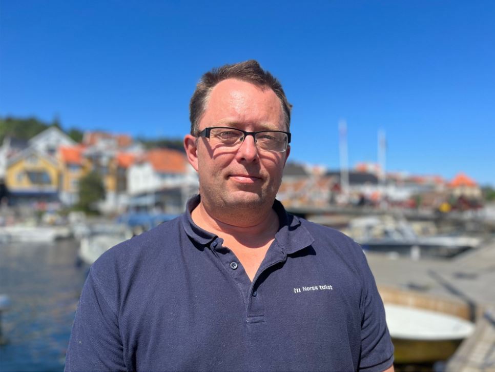 Kevin er selvforsynt med egg og vil ha en god gjennomgang av Covid-håndtering i Kragerø